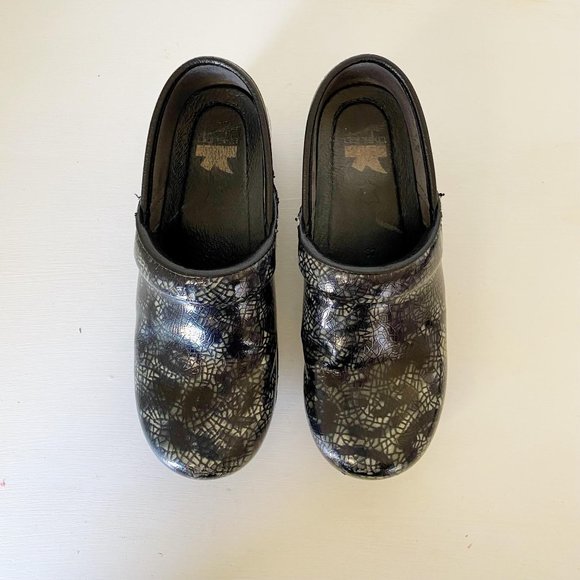 Dansko XP Pro Snakeskin Clogs, Sz 37 - Picture 3 of 10